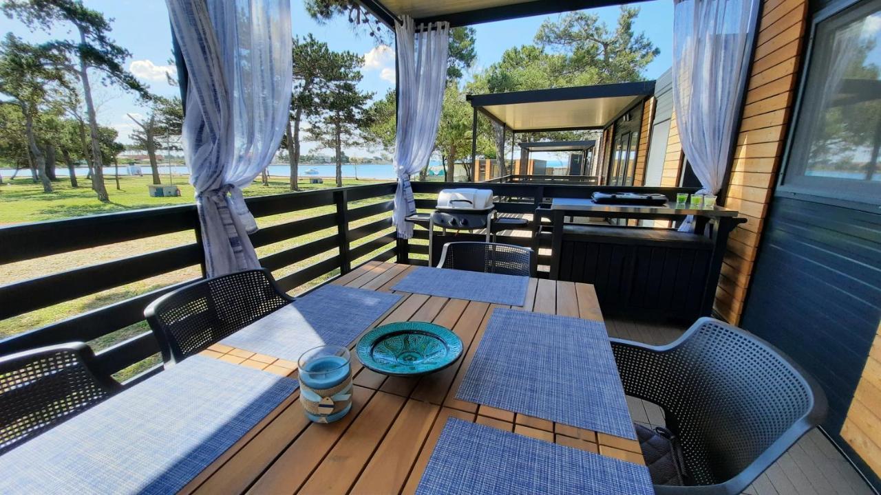 Sand & Relax Privlaka - Mobile Home Gloria Buitenkant foto