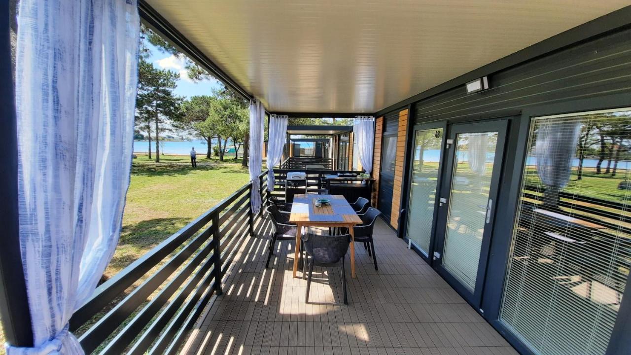Sand & Relax Privlaka - Mobile Home Gloria Buitenkant foto