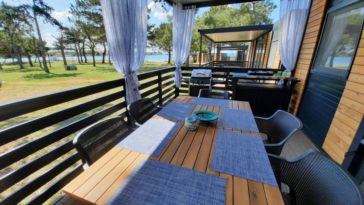 Sand & Relax Privlaka - Mobile Home Gloria Buitenkant foto