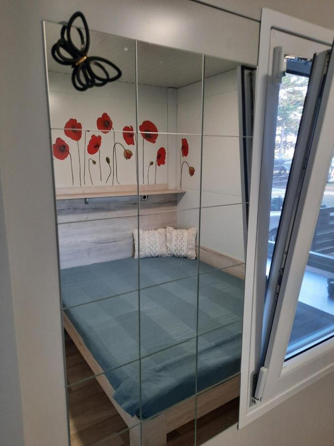 Sand & Relax Privlaka - Mobile Home Gloria Buitenkant foto